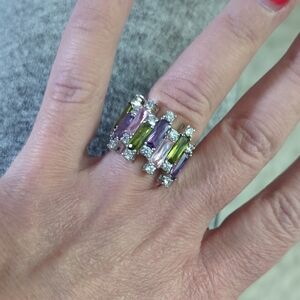 Elegant Silver and Green Gemstone 925 Stamped Ring